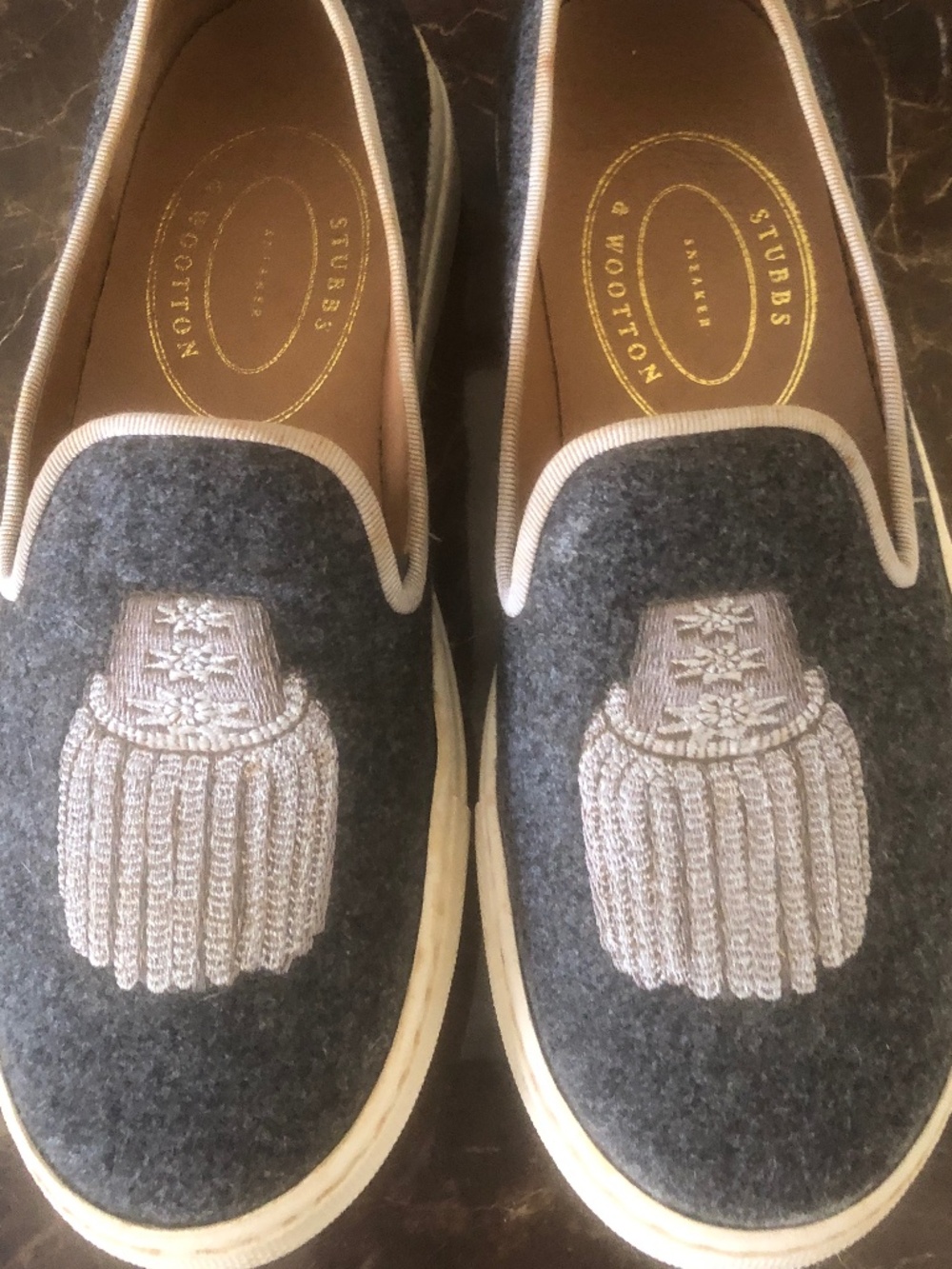 LADIES STUBBS AND WOOTEN SNEAKER SIZE 7